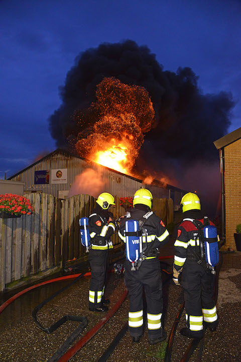 2017/156/20170802-05u34 GB 045 Zeer grote brand Schipholweg.jpg